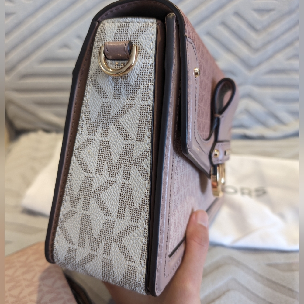 ❤️ SOLD ❤️ MK bundle - Picture 10 of 10